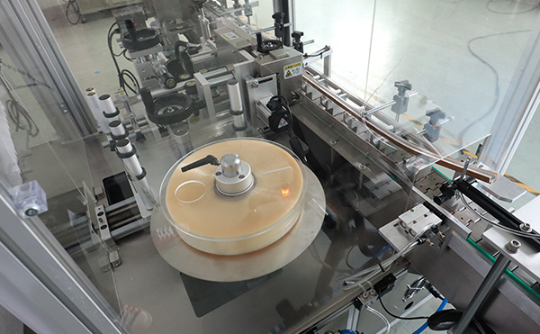 圓瓶套標機,套標機,套標機生產廠家